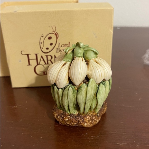 Harmony Kingdom “snowdrop” Figurine Box - Picture 3 of 6